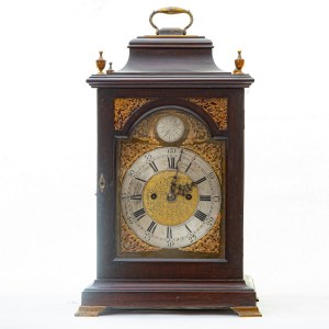 Freestanding clock
