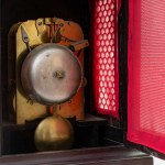 Freestanding clock