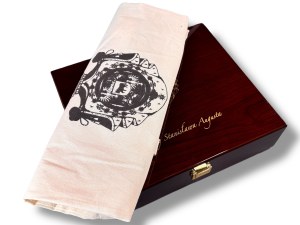 Dedicated box for 50 zloty coins from the Treasures of Stanislaw August series + fabric bag
