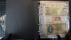 ALBUM of world banknotes - Africa from Rhodesia to Tunisia
