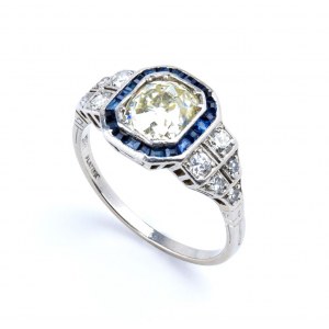 Art Déco Platinum Sapphire & Diamond Ring