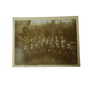 Orkiestra przy Warszawskim Towarzystwie Muzycznym w Pałacu Szustera w środku MIECZYSŁAW KARŁOWICZ [1876-1909] wybitny polski kompozytor i dyrygent [przed 1909r.]