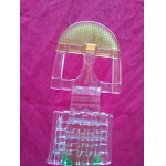 Strażniczka domowego ogniska - z cyklu Boginki - szkło - Magdalena i Andrzej Kucharscy 2006 r.