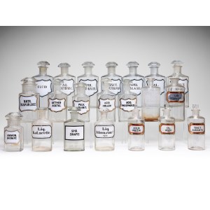 Lot of 21 pharmacy/apothecary/medical jars | Europe