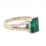 RING WITH LAB GROWN EMERALD AND DIAMONDS - RNG30301