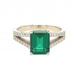 RING WITH LAB GROWN EMERALD AND DIAMONDS - RNG30301