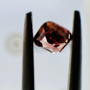 0,3 CT INTENZÍVNY HNEDORUŽOVÝ DIAMANT - EY40715