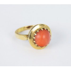 Anello con corallo