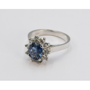 Anello con zaffiro