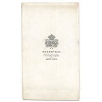 [POWSTANIE styczniowe - młody mężczyzna - fotografia portretowa - ujęcie w formacie cdv]. [l. 60. XIX w.]...
