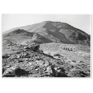 [MOUNTAINS - Eastern Beskids, Czarnohora - on the way to Pop Ivan - scenic, situational photograph]. [l. 30s of the 20th century]....