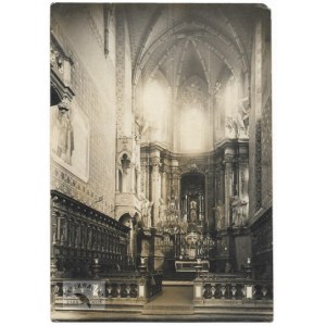 [LWÓW - widok na wielki ołtarz Katedry Łacińskiej - fotografia widokowa]. [1912]. Fotografia form. 16,2x11,...