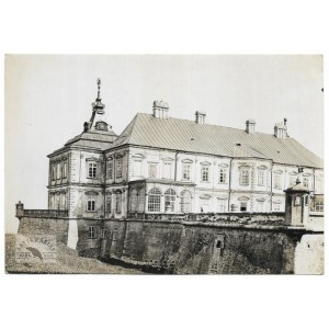 [PODHORCE - zabudowania pałacowe - fotografia widokowa]. [l. 1911-1918]. Fotografia form. 11,6x17 cm, autorstwa [...