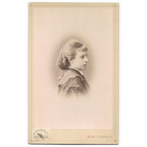 [ARYSTOKRACJA - Teresa z Lubomirskich Radziwiłłowa - fotografia portretowa - ujęcie w formacie gabinetowym]. [l....