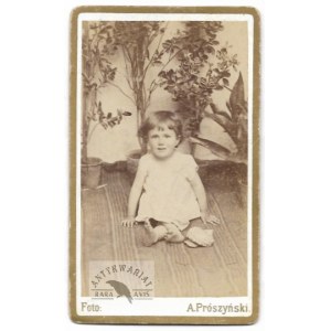 [FOTOGRAFIA portretowa - dziecko - ujęcie w formacie card de visite]. [nie przed 1892]. Fotografia form....