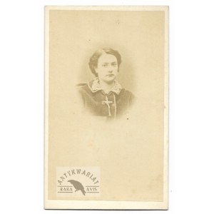 [PUSTOWOJTÓWNA Anna Henryka - fotografia portretowa - ujęcie w formacie card de visite]. [nie przed 1862, nie po 1867]. ...