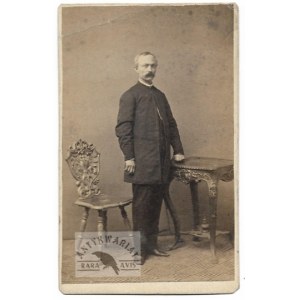 [ZAJĄCZKOWSKI Józef - fotografia portretowa - ujęcie w formacie card de visite]. [1863]. Fotografia form....