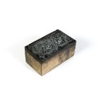 Motyw dekoracyjny z konikami duży. Klisza form. 2,2x4,4 cm na podstawie drewnianej.