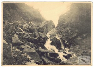 W. Sawczynski - Hromitna waterfall in Hryniava in a 1935 photograph.