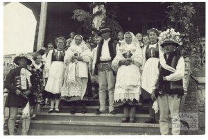 [MOUNTAINS - Carpathian Mountains - highlanders in Jurgow, Spiš - group, situational photograph]. [l. 1930s]. Photo form....