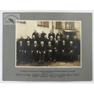 [KRAKÓW - Członkowie uczestniczący w Walnem Zgromadzeniu Drukarni Związkowej w Krakowie  w dniu 17 marca 1918 r....