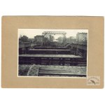 [KRAKÓW - odbudowa Mostu Dębnickiego - fotografie sytuacyjne]. [5 XI 1951]. Zestaw 3 fotografii form. ca 8x11,5 cm,...