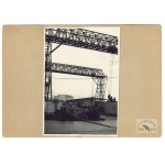 [KRAKÓW - odbudowa Mostu Dębnickiego - fotografie sytuacyjne]. [5 XI 1951]. Zestaw 3 fotografii form. ca 8x11,5 cm,...