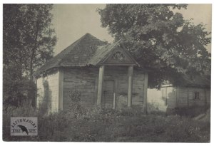 J. Bulhak - Granary and inn in Czombrów in a photograph from around 1930.