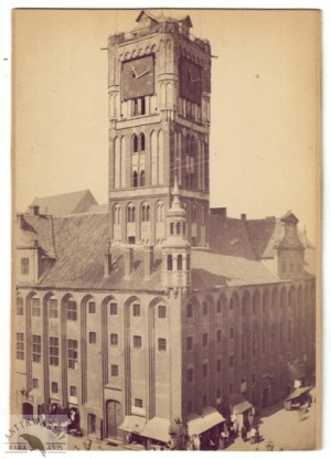 Torun City Hall in a photograph from around 1895.