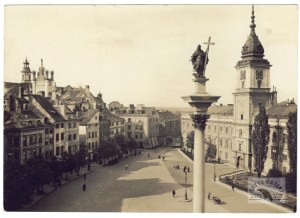H. Poddębski - The castle square in Warsaw in a photograph from the 1930s.
