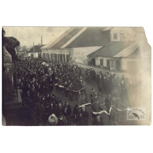 [WOJSKO Polskie - Legiony - pogrzeb legionistów w Lubartowie - fotografia sytuacyjna]. [1 poł. XX w.]....
