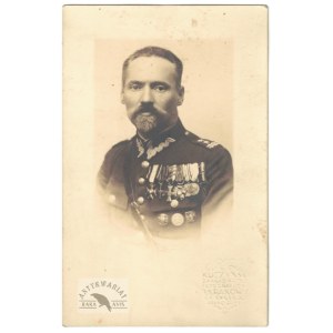 [WOJSKO Polskie - Józef Kordian Zamorski - fotografia portretowa]. [1. poł. XX w.]. Fotografia pocztówkowa form. 13,...