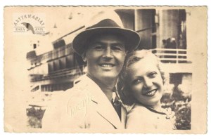[KIEPURA Jan and EGGERTH Marta - portrait photograph, posed]. [1937]. Postcard photograph form. 8,5x13,...