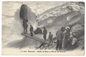 CHAMONIX - Grotte de Glace au Glacier des Bossons.