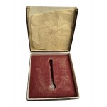 Cased Silver Wound badge reverse marked 65 for Klein & Quenzer A.G. Oberstein