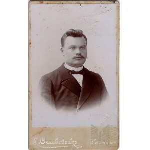 XX w., 1902 r. (?), Białystok - Fotografia Młodego Mężczyzny; Fotograf Józef Sołowiejczyk