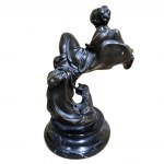 Miguel Fernando Lopez pseud. Milo (ur. 1955), Młoda kobieta z psem i lusterkiem