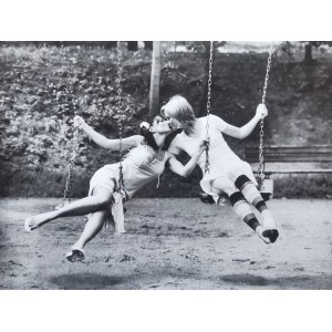 Sara Saudkova (ur.1967), The swing