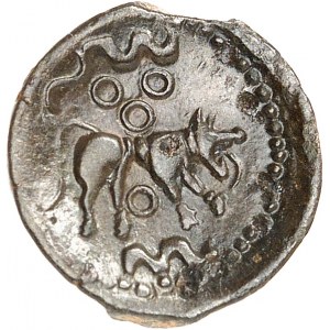 Carnutes. Bronze au loup, classe II variété 3 à la tête bouclée ND (IIe - Ier. s. av. J.-C.).