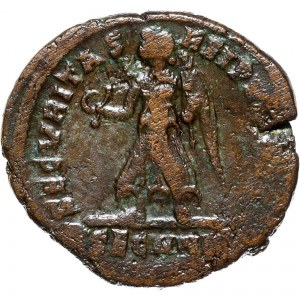 Rome - Valentinian II Æ AD 375-392. Follis