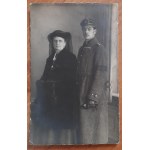 Oświęcim.Dwie postacie - zdjęcie z 1921 r.