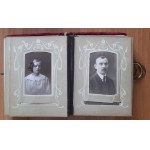 Album za zdjęciami rodziny Jaksa Bykowskich