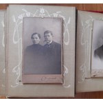 Album za zdjęciami rodziny Jaksa Bykowskich