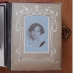 Album za zdjęciami rodziny Jaksa Bykowskich