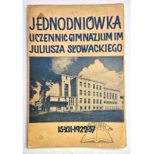 JEDNODNIÓWKA uczennic gimnazjum im. Juljusza Słowackiego.
