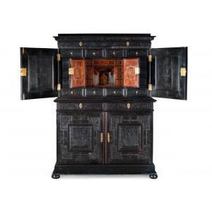 Baroque cabinet a deux corps