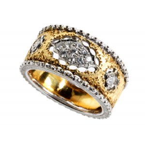 Bicolor diamond ring