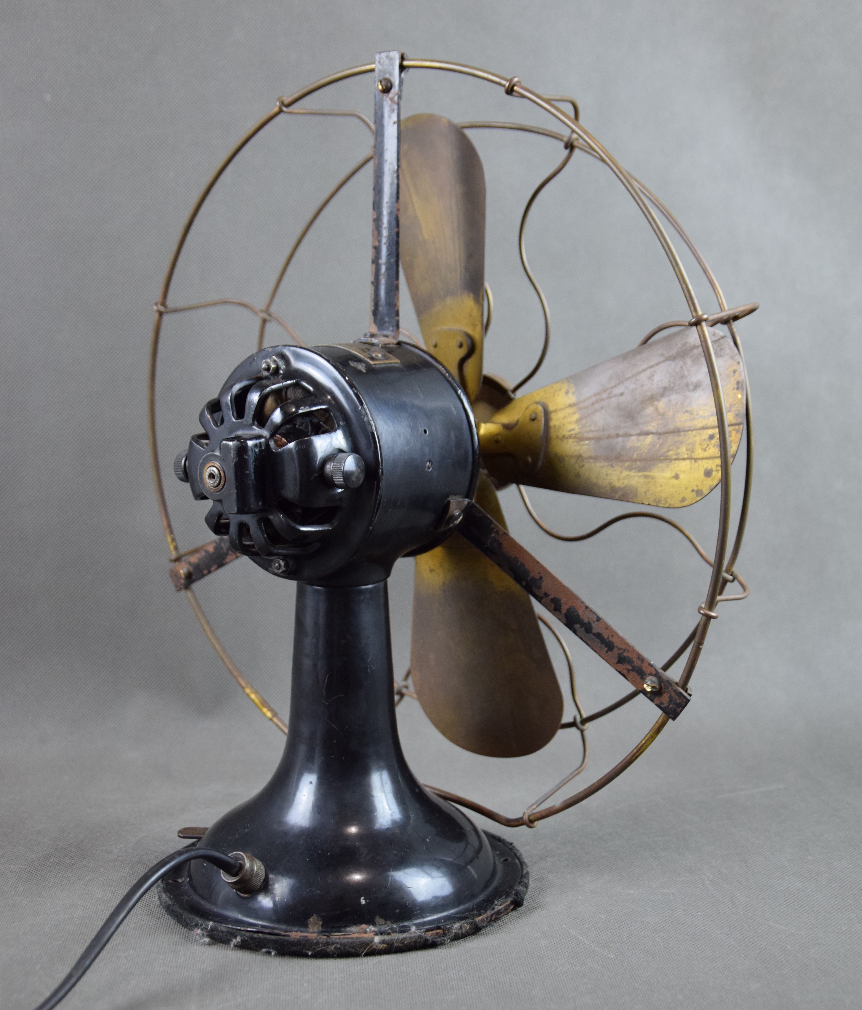 Bauhaus-style fan, Peter BEHRENS, AEG, 1930s. - Online auction