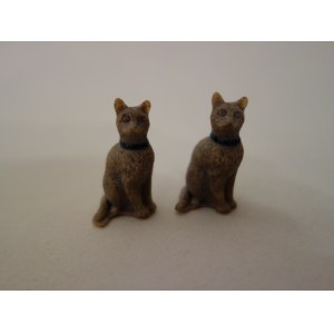 Ein Paar Katzenfiguren, inspiriert von ägyptischer Kunst