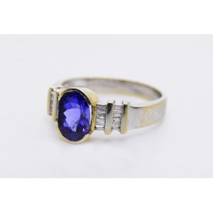 Ring mit Saphir